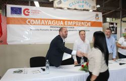 Comayagua Emprende - Más de 100 jóvenes formados para emprender